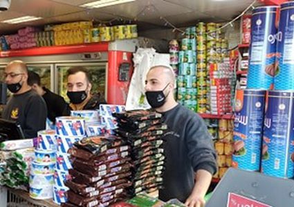 أسواق نابلس تشهد اكتظاظا بعد شهرين من الإغلاق بسبب كورونا