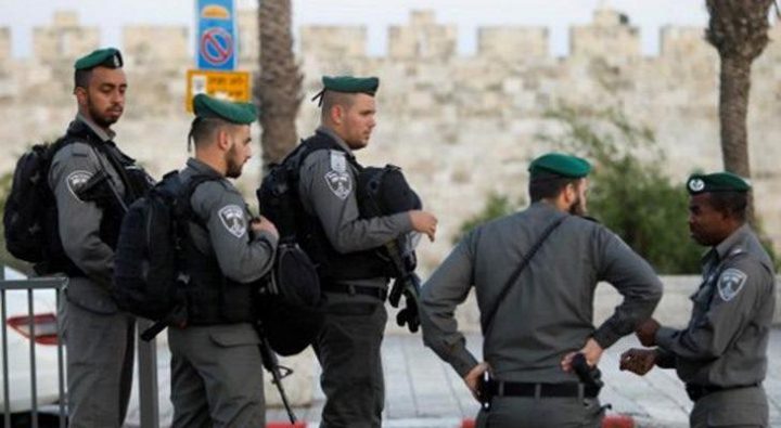 قوات الاحتلال تشدد اجراءاتها التعسفية في قرية بيت أكسا
