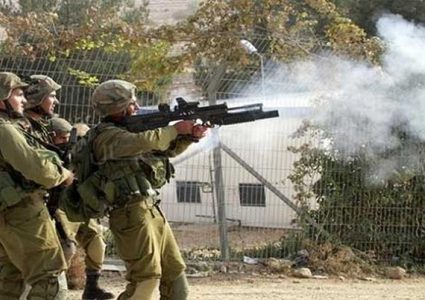 إصابة شابان برصاص الاحتلال والعشرات بالاختناق في كفر قدوم