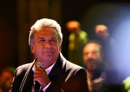 رئيس الإكوادور يخفض راتبه ورواتب وزرائه للنصف بسبب كورونا