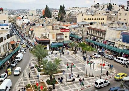 الحياة تعود لأسواق مدينة طولكرم