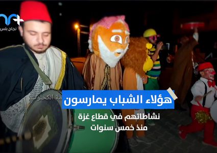 دمى وشخصيات كرتونية تؤدي دور المسحراتي بغزة