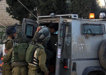 اعتقال ثلاثة مواطنين من نابلس