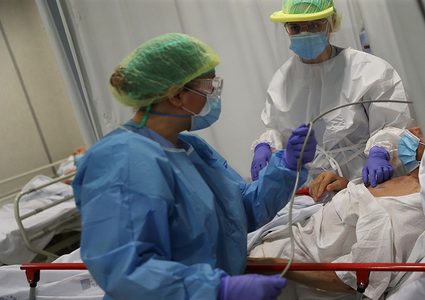 ارتفاع حاد في الإصابات اليومية بكورونا في إسبانيا