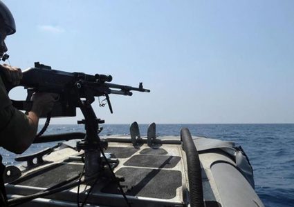 قوات الاحتلال تستهدف الصيادين في بحر غزة