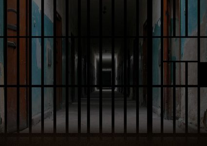 سجناء يسعون لالتقاط عدوى كورونا من أجل الخروج من السجن