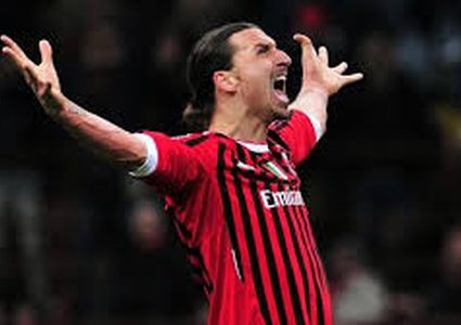 اللاعب زلاتان إبراهيموفيتش يعود الى صفوف ناديه ميلان