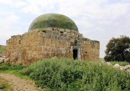 قوات الاحتلال تقتحم مقام النبي صالح في الخليل