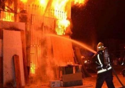 3 اصابات اثر اندلاع حريق بمنزل في مخيم الشاطئ غرب غزة