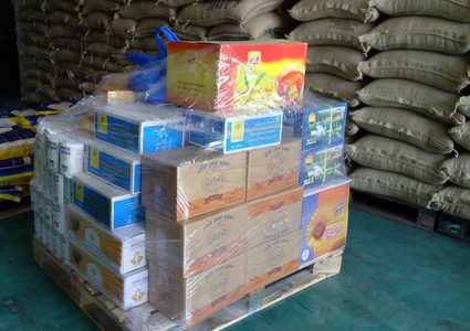 الإتحاد العام لنقابات عمال فلسطين يقدم الف طرد غذائي لمدينة جنين