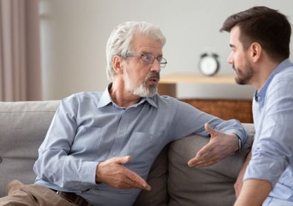 دراسة: كورونا يمكنه الانتقال عن طريق "التكلم والتنفس" !