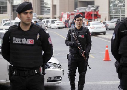 تركيا تقبض على 38 شخصا بتهمة قيامهم بهجوم مسلح