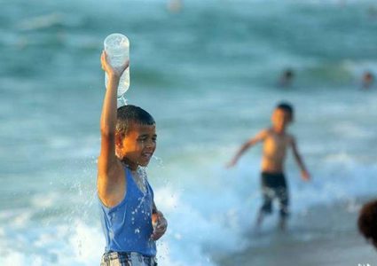 الدفاع المدني بغزة يوجه إرشادات للمواطنين للوقاية من موجة الحر