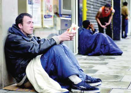 دراسة بريطانية: الفقر يزيد خطر الاصابة بفيروس كورونا