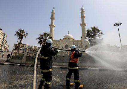 فتح المساجد بغزة تدريجيًا لأداء صلاتي الجمعة وعيد الفطر فقط