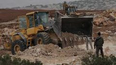 جرافات الاحتلال تدمر أراض مزروعة بالزيتون جنوب شرق طولكرم