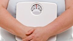 لهذه الأسباب يزيد وزنك