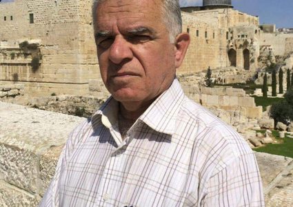 الموت يغيب الفنان التشكيلي المقدسي صلاح الاطرش