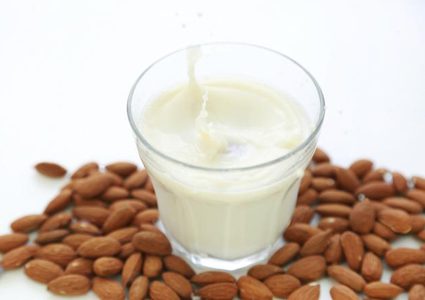 طريقة اعداد حليب اللوز والفستق