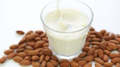 طريقة اعداد حليب اللوز والفستق