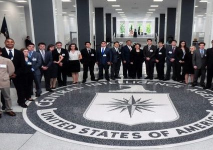 عريقات: أوقفنا تبادل المعلومات مع (CIA) الأمريكية منذ 48 ساعة
