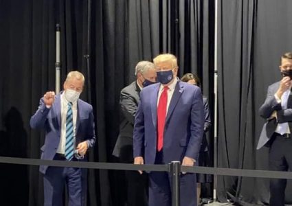 تنكيس الأعلام ثلاثة أيام تكريما لضحايا كورونا في أميركا