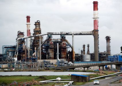 تصاعد التوتر بين الصين وأمريكا يهبط بأسعار النفط