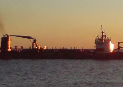 فنزويلا تجري تجربة صواريخ بانتظار وصول ناقلات النفط الإيرانية