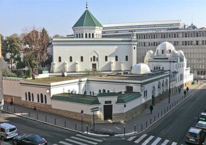 فرنسا تفتح دور العبادة مع الالتزام بالإجراءات الوقائية