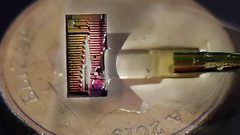 أستراليا: تطوير شريحة إلكترونية تمكنك من تحميل ألف فيلم في ثانية