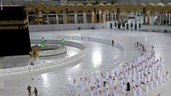 السعودية تعلن إقامة صلاة العيد في الحرمين غدا دون مصلين