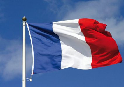 فرنسا تعيد فتح دور العبادة بعد اغلاق نحو شهرين بسبب كورونا