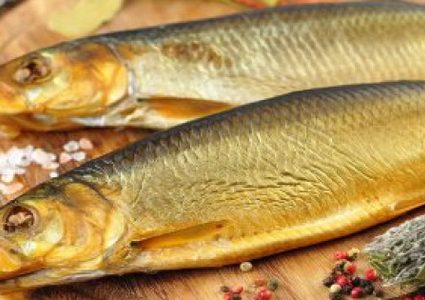 7 أعراض للتسمم الغذائي عقب تناول الفسيخ.. تعرف عليها!