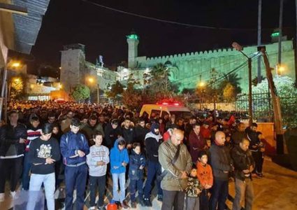 قوات الاحتلال تمنع المواطنين من الصلاة في الحرم الإبراهيمي