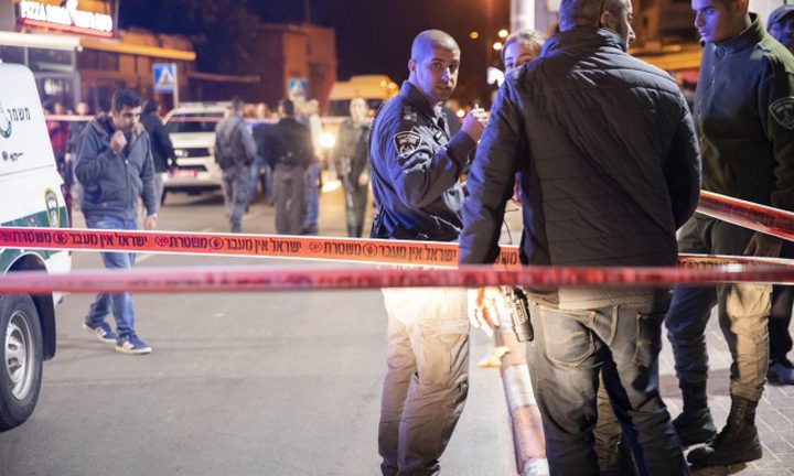 اعتقال 60 شخصا لتورطهم بتهمة التجارة بالمخدرات والسلاح