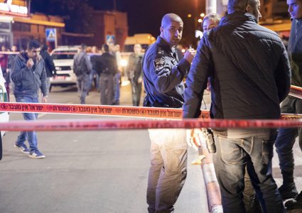 اعتقال 60 شخصا لتورطهم بتهمة التجارة بالمخدرات والسلاح