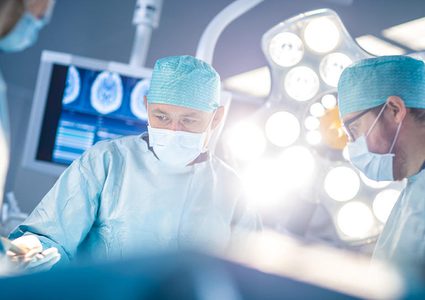 نجاح أول عملية زرع رئة لمريضة بفيروس كوفيد-19