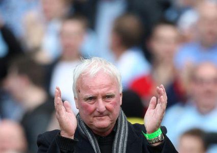 وفاة  أسطورة مانشستر سيتي عن عمر 73 عاما