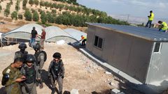 الاحتلال يفكك غرفة زراعية في بلدة عقربا