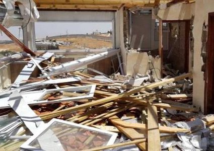 الاحتلال يجبر عائلة ببلدة سلوان على هدم أجزاء من منزلها