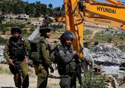 الاحتلال يهدم منشأتين سياحيتين في نابلس