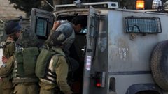 قوات الاحتلال تعتقل 3 مواطنين من طولكرم