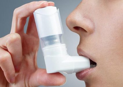 علماء بريطانيون يختبرون "بخاخ كورونا" لعلاج المصابين