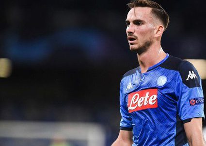 نابولي يغري نجمه لإبعاده عن النادي الملكي