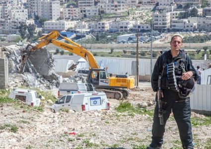 إخطارات بهدم ستة منازل في قرية الطيرة