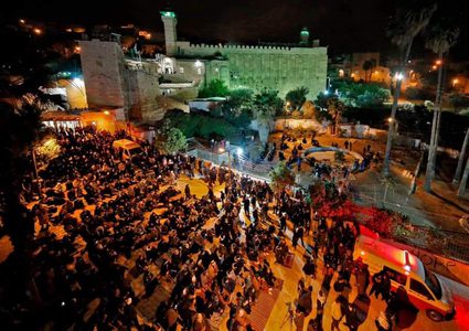 الاحتلال يمنع رفع أذان الفجر وأداء الصلاة في الحرم الإبراهيمي