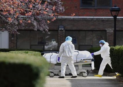 تسجيل 1297 حالة وفاة بكورونا خلال 24 ساعة بالولايات المتحدة