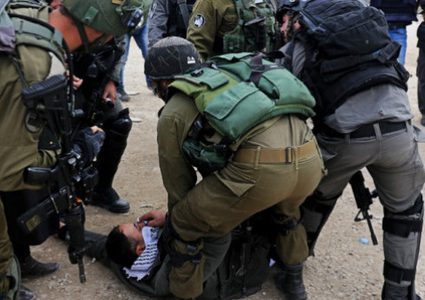 قوات الاحتلال تعتقل شابا من يعبد في جنين