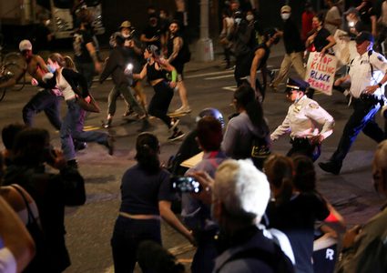 أميركا: اعتقال 200 شخص شاركوا في الاحتجاجات بعد مقتل فلويد