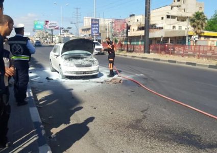 الدفاع المدني يُخمد حريقًا نشب بسيارة وسط غزة